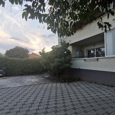Nice Sunny Apartment พูลา ภายนอก รูปภาพ