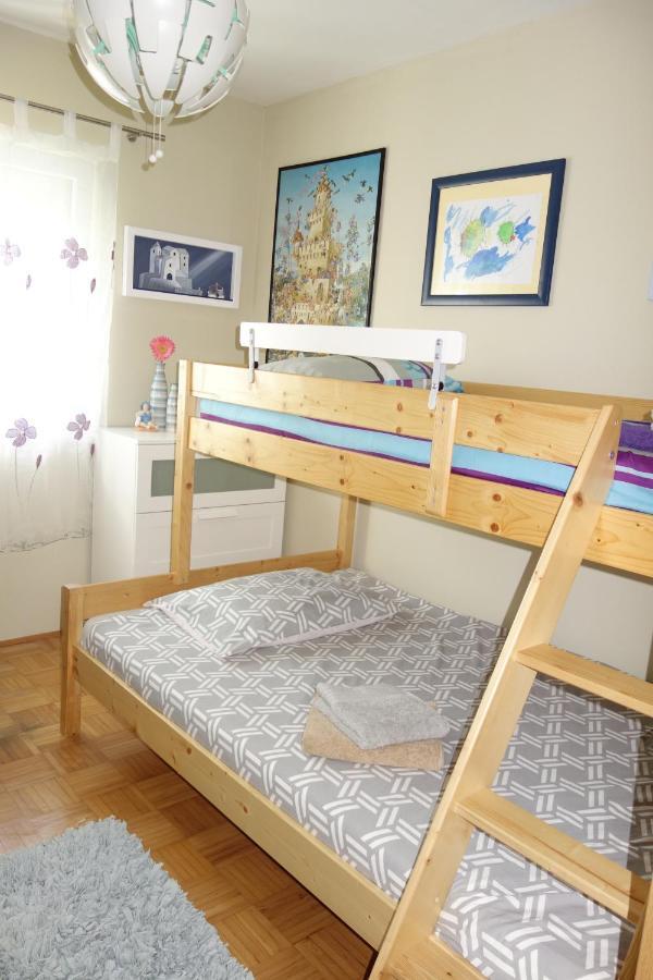 Nice Sunny Apartment พูลา ภายนอก รูปภาพ